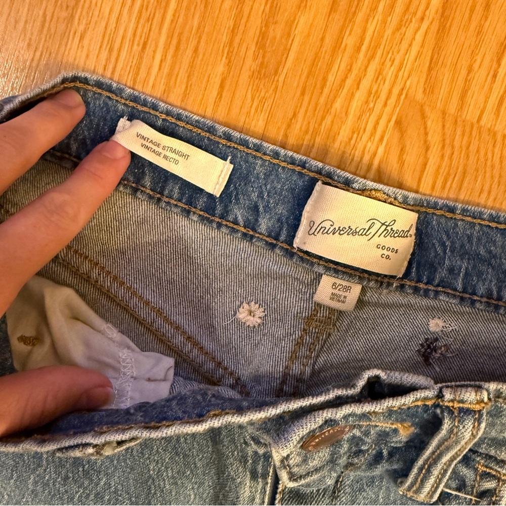 Universal Thread Straight Leg Jeans with Floral Embroidery - Picture 3 of 5